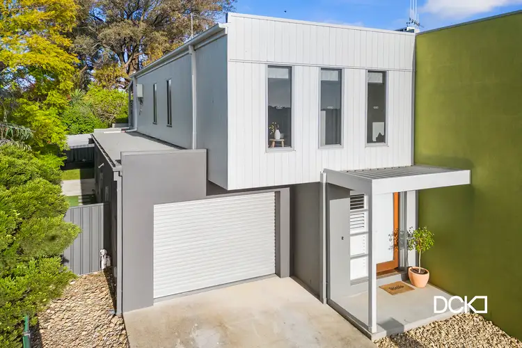2c Flora Lane, Flora Hill VIC 3550