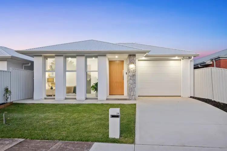 29 Raggatt Crescent, Mitchell Park SA 5043