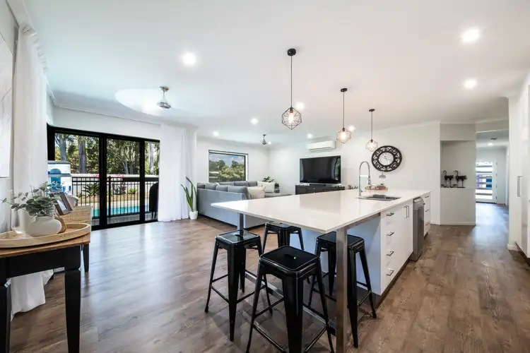 14 Hidden Court, Cannonvale QLD 4802