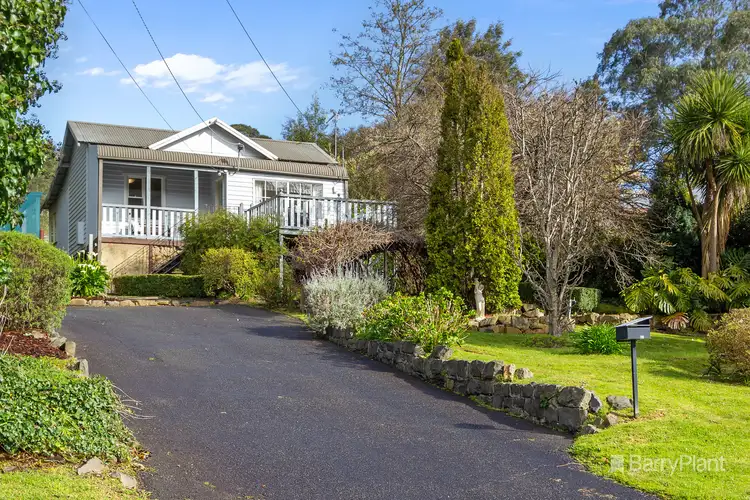 16 Ferny Creek Avenue, Upper Ferntree Gully VIC 3156