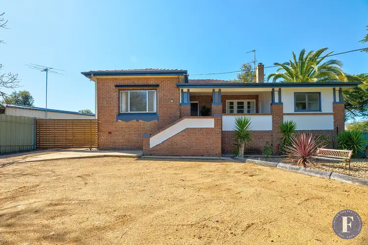 1 Whiteman Avenue, Young NSW 2594