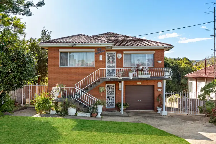 48 Cummins Street, Unanderra NSW 2526