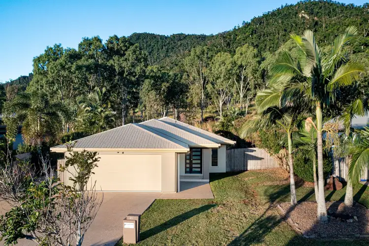 25 Endeavour Circuit, Cannonvale QLD 4802