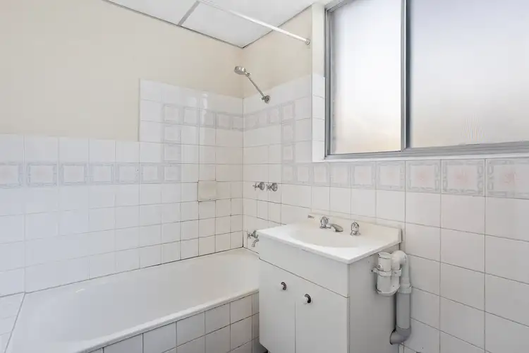 Fifth view of Homely apartment listing, 2a/31 Quirk Road, Manly Vale NSW 2093