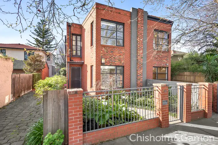 10 Pozieres Avenue, Elwood VIC 3184