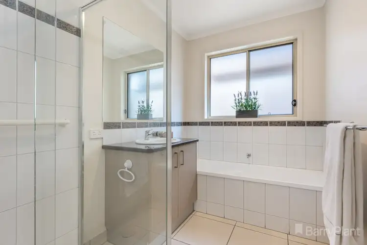 Sixth view of Homely house listing, 27 Sovereign Gardens, Kangaroo Flat VIC 3555