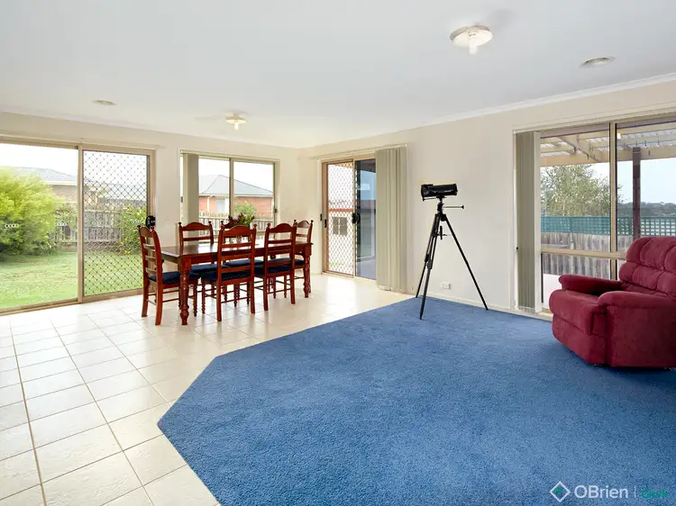 Sixth view of Homely house listing, 1 Cameron Court, Drouin VIC 3818
