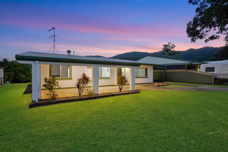 13 Marigold Close, Mooroobool QLD 4870