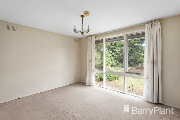 Fifth view of Homely house listing, 8 Nevis Court, Bundoora VIC 3083