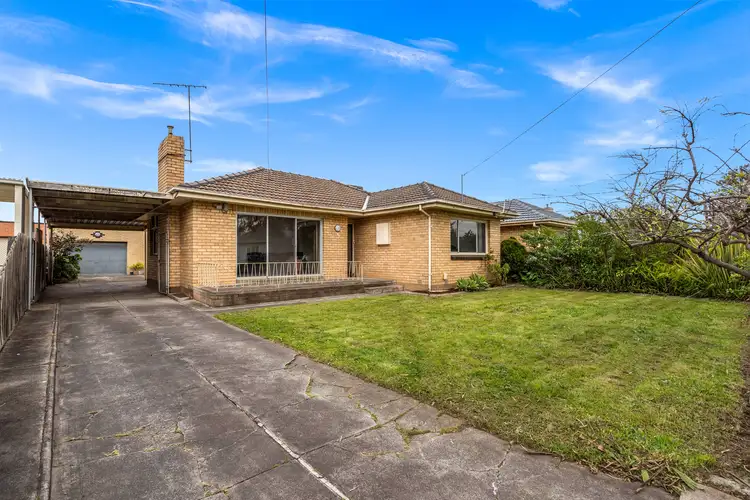 5 Tunaley Parade, Reservoir VIC 3073
