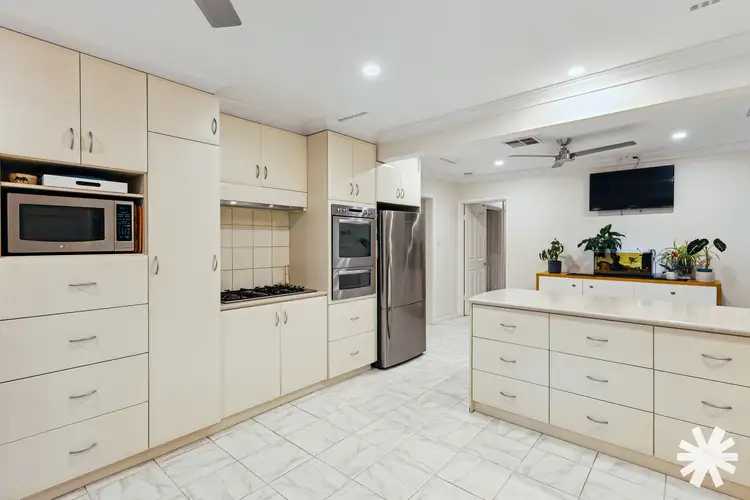 Sixth view of Homely house listing, 5 Glennon Way, Rossmoyne WA 6148