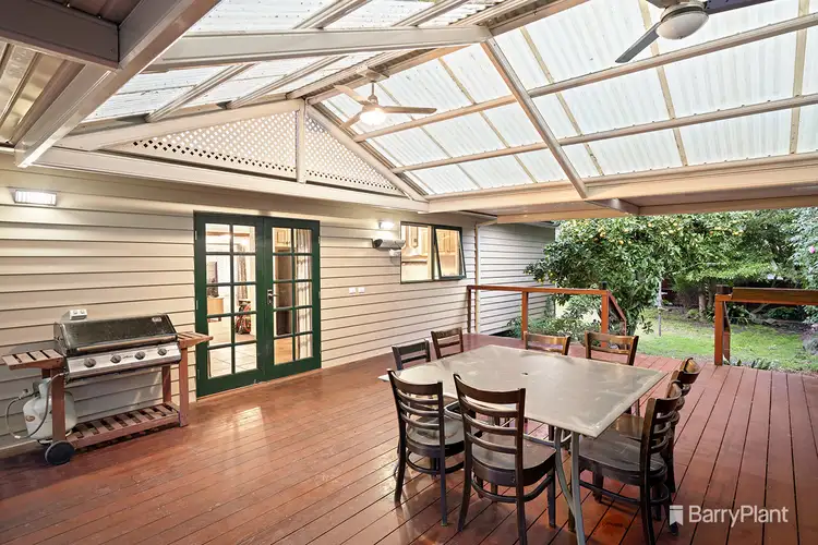 11 Wanda Avenue, Wandin North VIC 3139