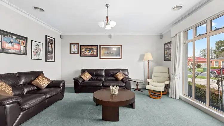 Fifth view of Homely house listing, 1 Lesley Court, Alfredton VIC 3350