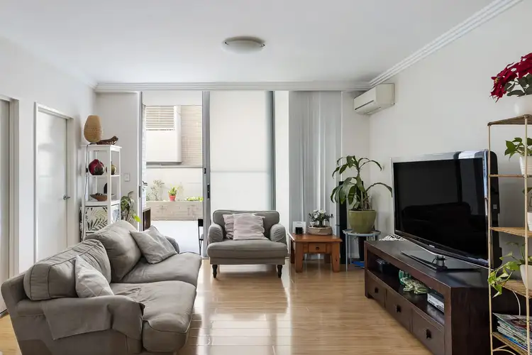 M, G04/81-86 Courallie Avenue