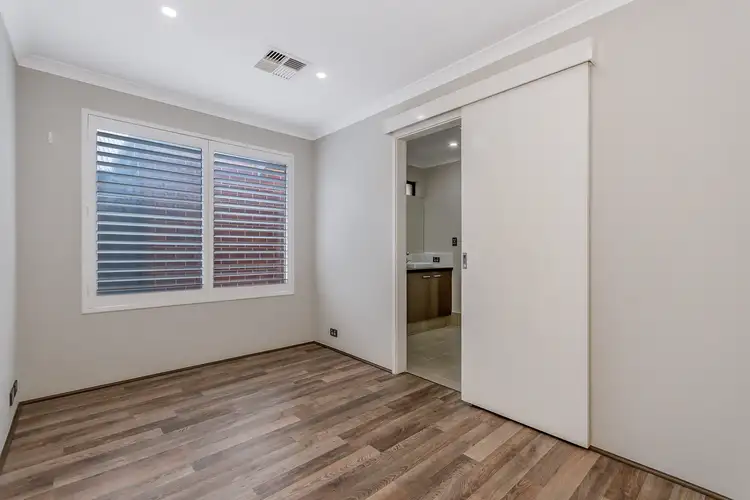Sixth view of Homely house listing, 5 Basil Loop, Treeby WA 6164