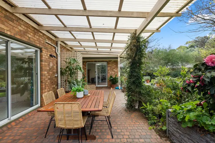 2 Buckley Crescent, Coromandel Valley SA 5051