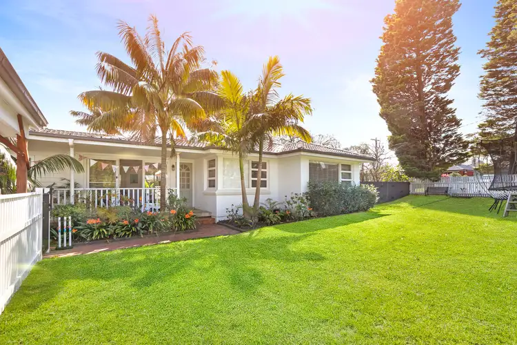 2 Lowanna Street