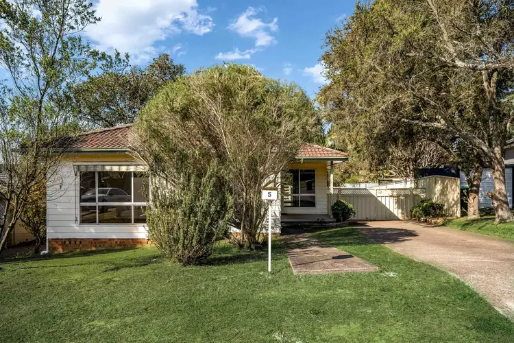 5 Unicomb Close, Rutherford NSW 2320