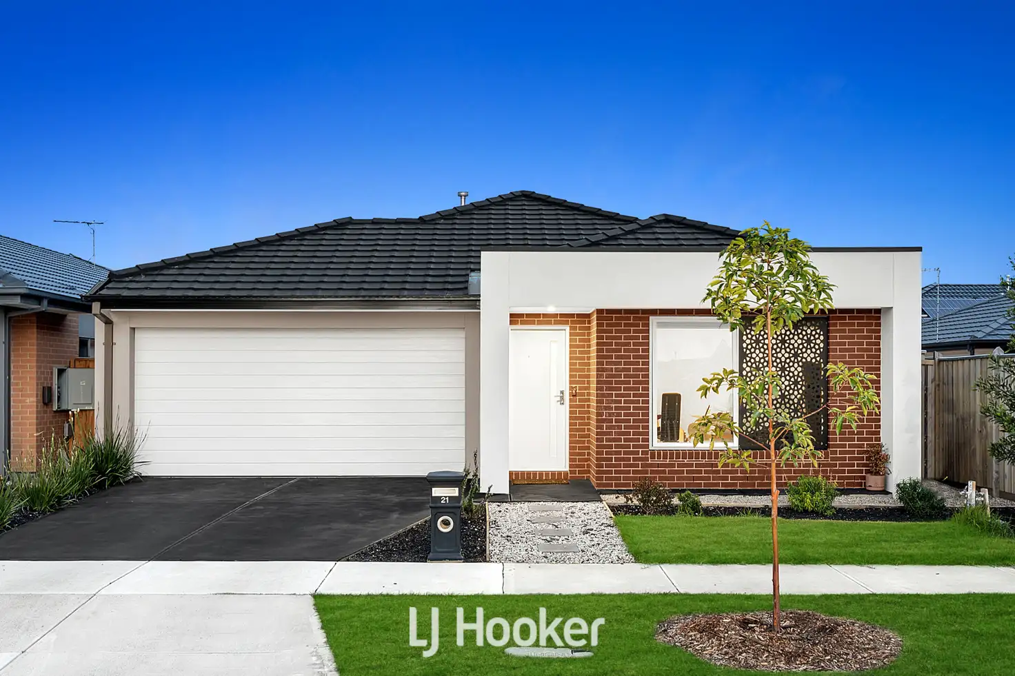 Main view of Homely house listing, 21 Bloodstone Way, Cranbourne East VIC 3977