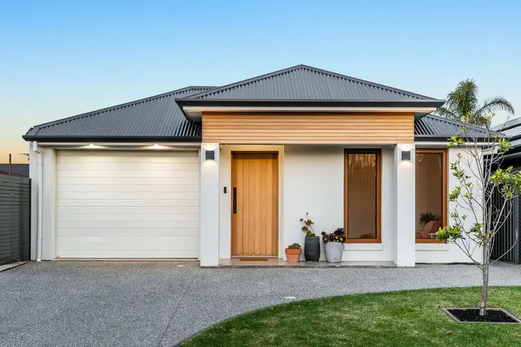 9 Finke Avenue, West Lakes Shore SA 5020