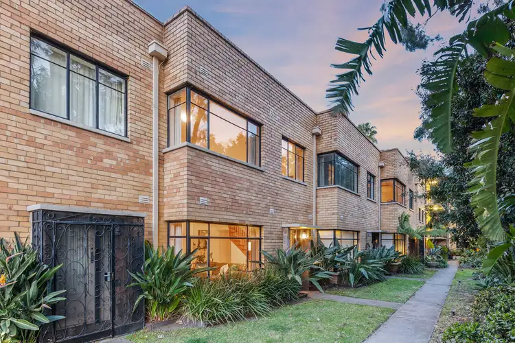 2/5 Bundalohn Court, St Kilda VIC 3182