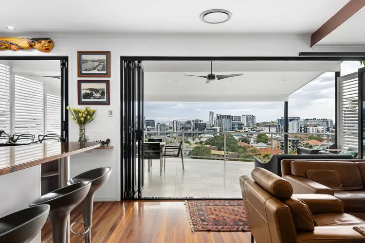 10 Teneriffe Drive, Teneriffe QLD 4005