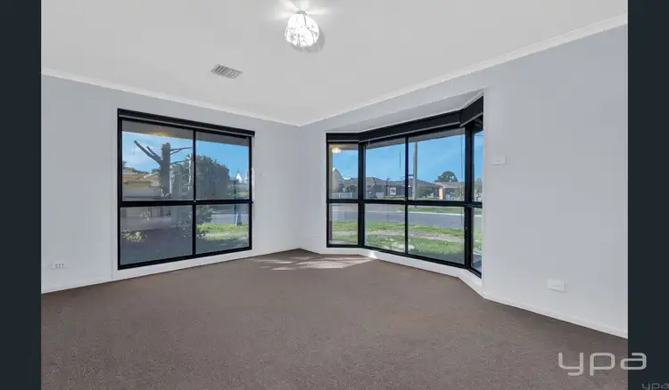 Fifth view of Homely house listing, 52 Songlark Crescent, Werribee VIC 3030