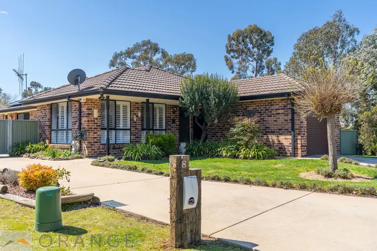 8 Douglas Place, Orange NSW 2800