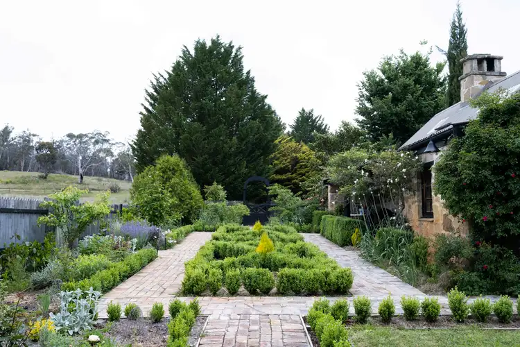350 Meangora Road
