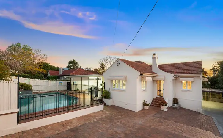 Second view of Homely house listing, 52 Virginia Avenue, Hawthorne QLD 4171