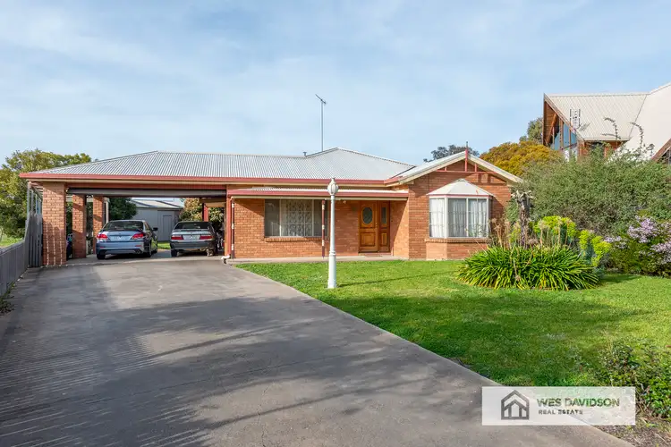 8 Pioneer Court, Horsham VIC 3400