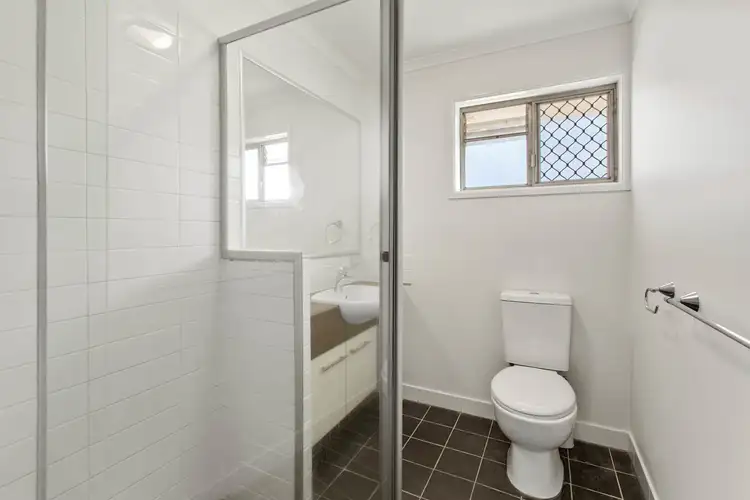 Fifth view of Homely unit listing, 4/40 Weston Street, Coorparoo QLD 4151