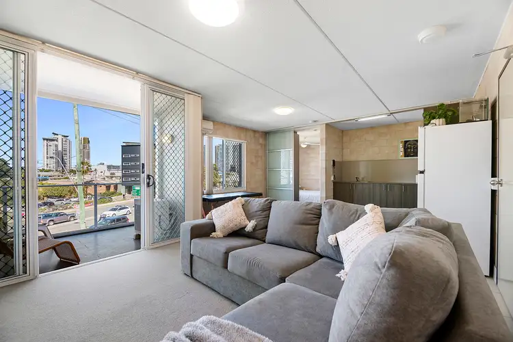 305B/96 High Street, Southport QLD 4215