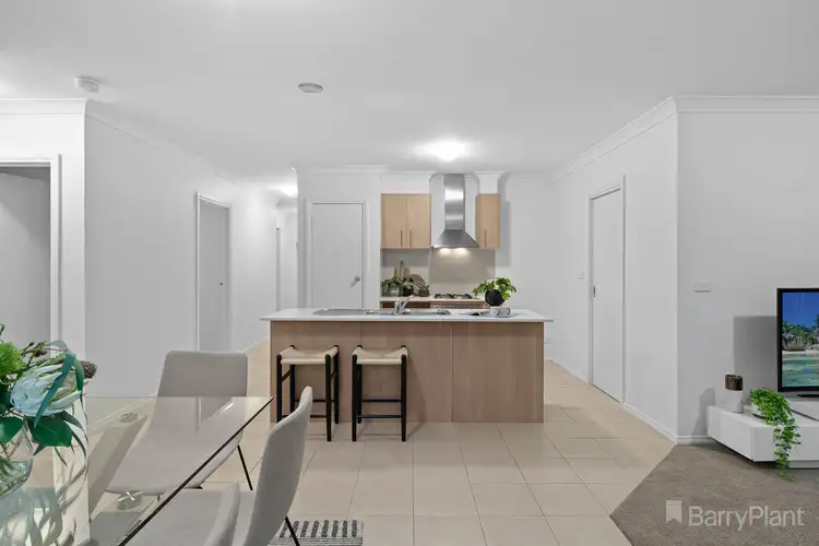 Fifth view of Homely house listing, 7 Ivory Drive, Pakenham VIC 3810