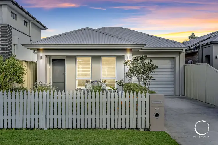 16A Sunset Crescent