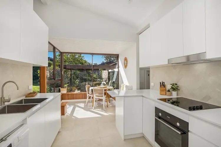 14 Heather Place, Hornsby Heights NSW 2077