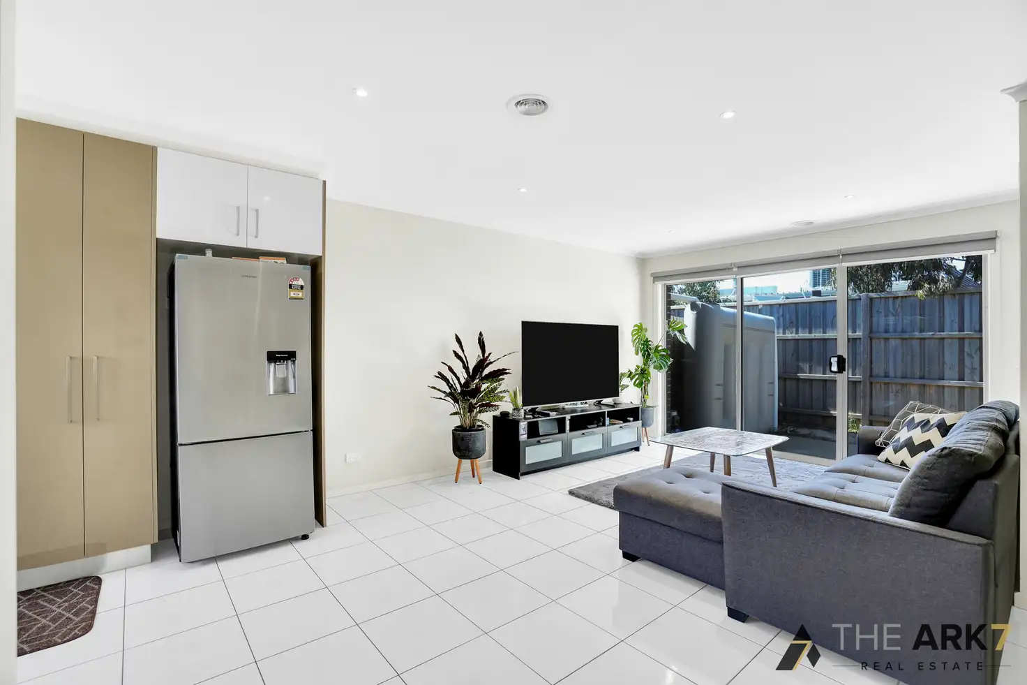 Main view of Homely unit listing, 1/11 Maryann Way, Tarneit VIC 3029