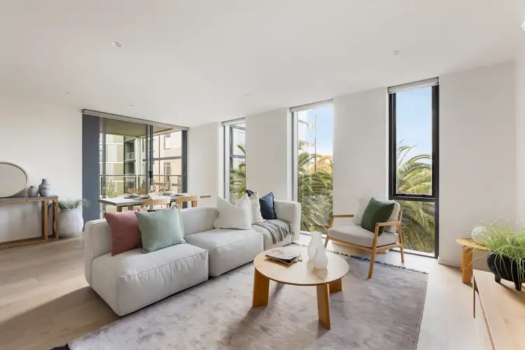 202/8A Evergreen Mews