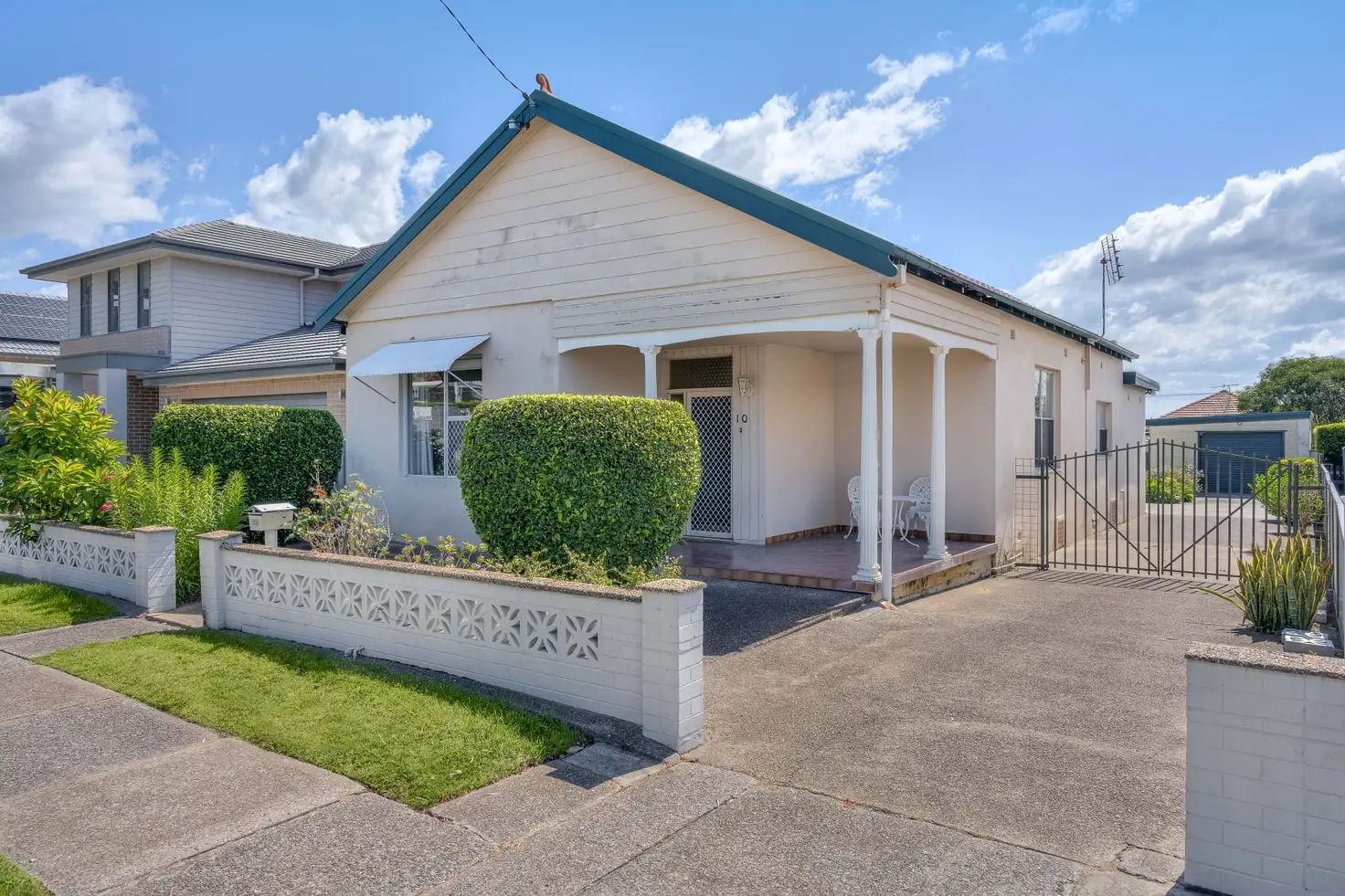 Main view of Homely house listing, 10 Thomas Street, Hamilton South NSW 2303