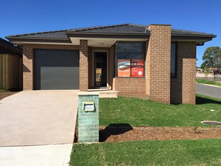 44 Elizabeth McRae Avenue, Minto NSW 2566