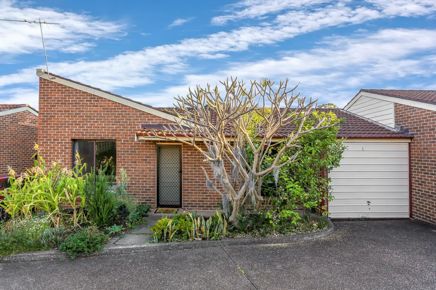 Main view of Homely villa listing, 9/44 Ferndale Close, Constitution Hill NSW 2145
