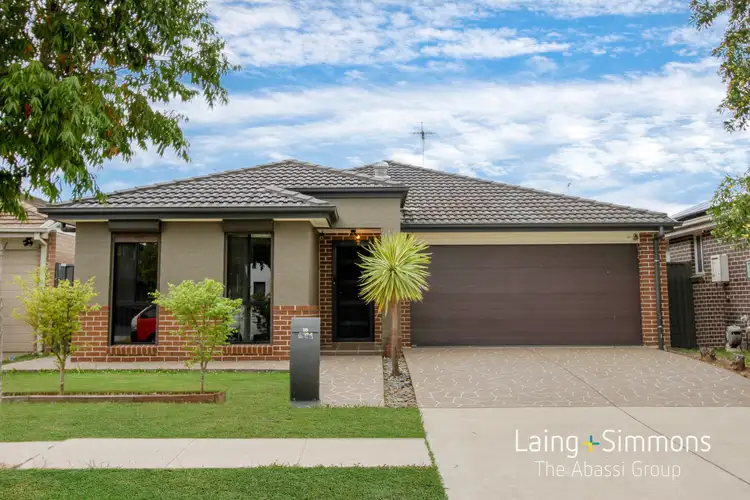 16 Finsbury Circuit, Ropes Crossing NSW 2760