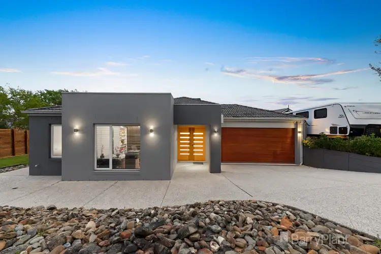 1 Saltair Court, Berwick VIC 3806