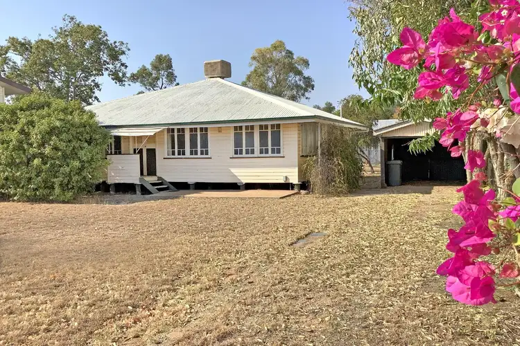 13 Robin Road, Longreach QLD 4730