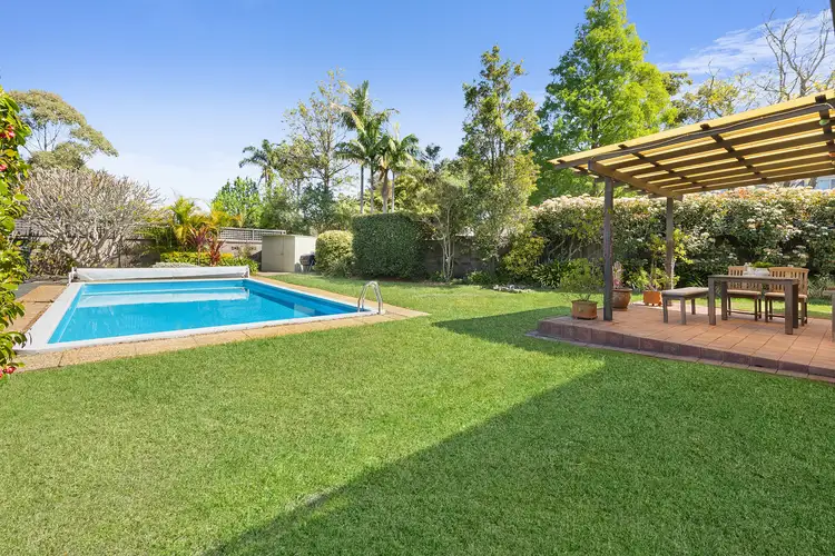 7 Jessica Gardens