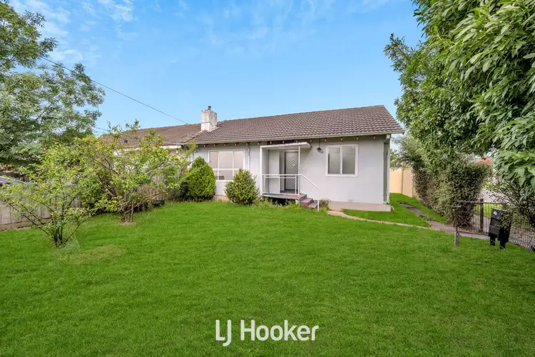 22 Oak Avenue, Doveton VIC 3177