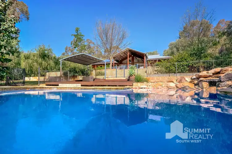 13 Roberts Road, Leschenault WA 6233