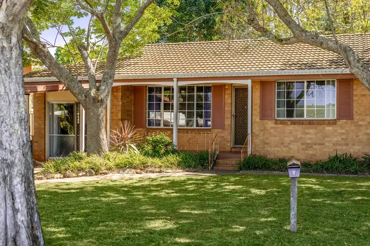 9 Lister Street, Harristown QLD 4350