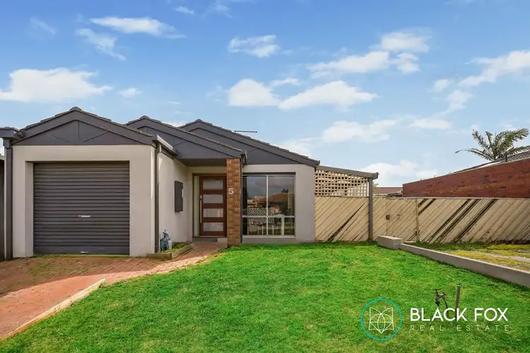 5 Kent Court, Cranbourne North VIC 3977