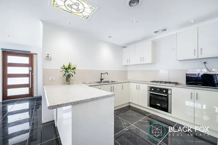 Second view of Homely house listing, 5 Kent Court, Cranbourne North VIC 3977
